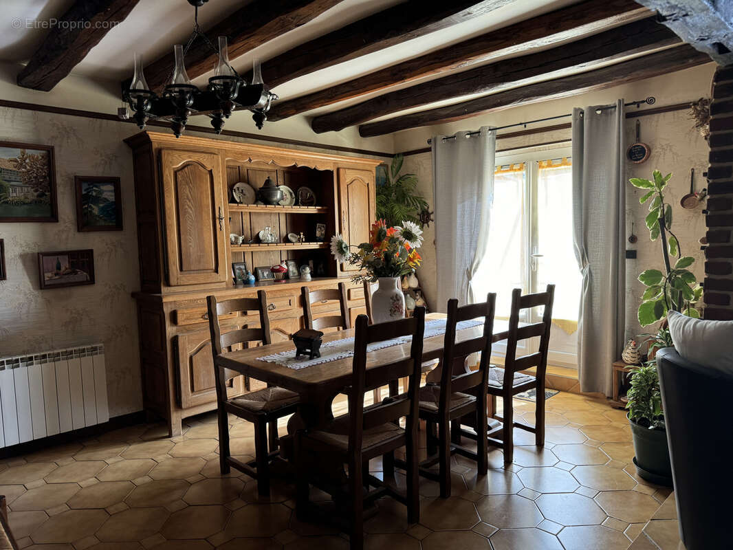 Maison à MONTCORBON