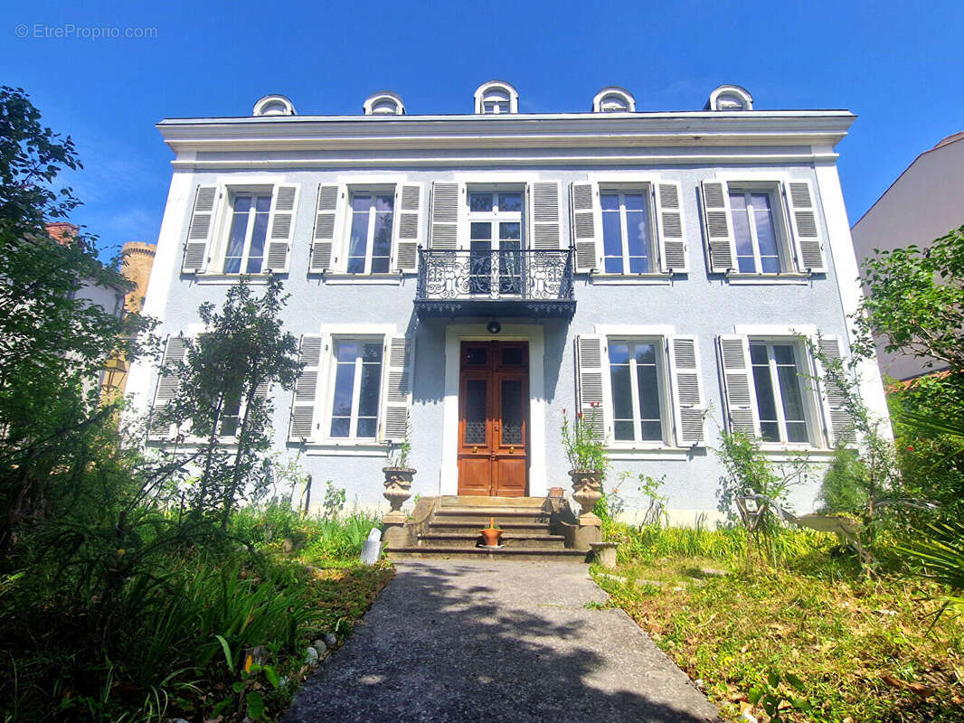 Maison de caractère restaurée avec jardin et garage - photo 2