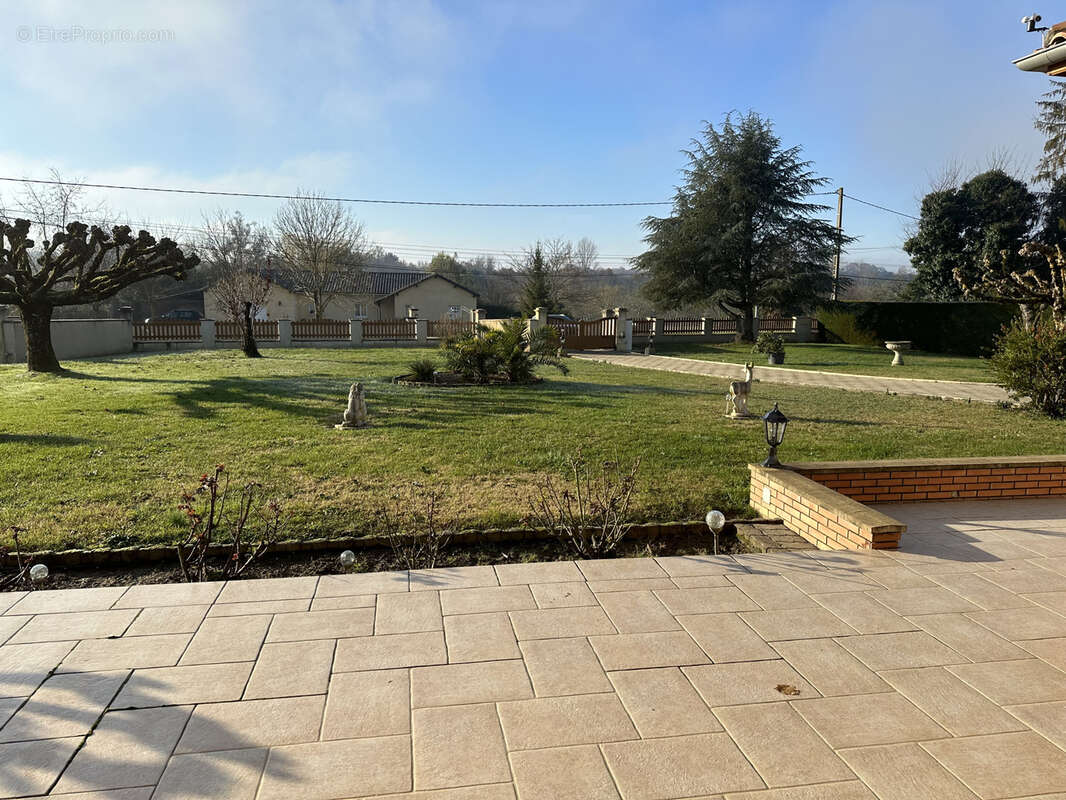 Maison à SAINT-PIERRE-SUR-DROPT