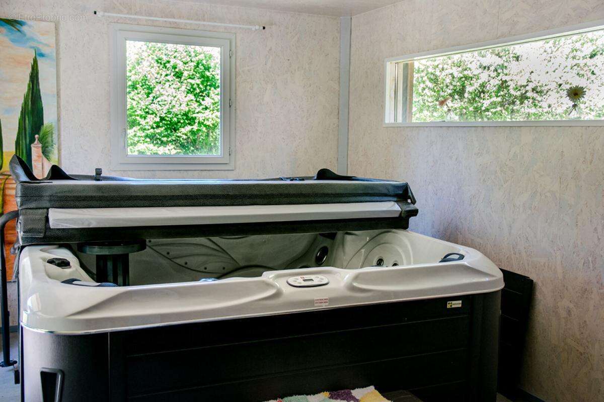 Bel ensemble immobilier dans un environnement exceptionnel - photo 11