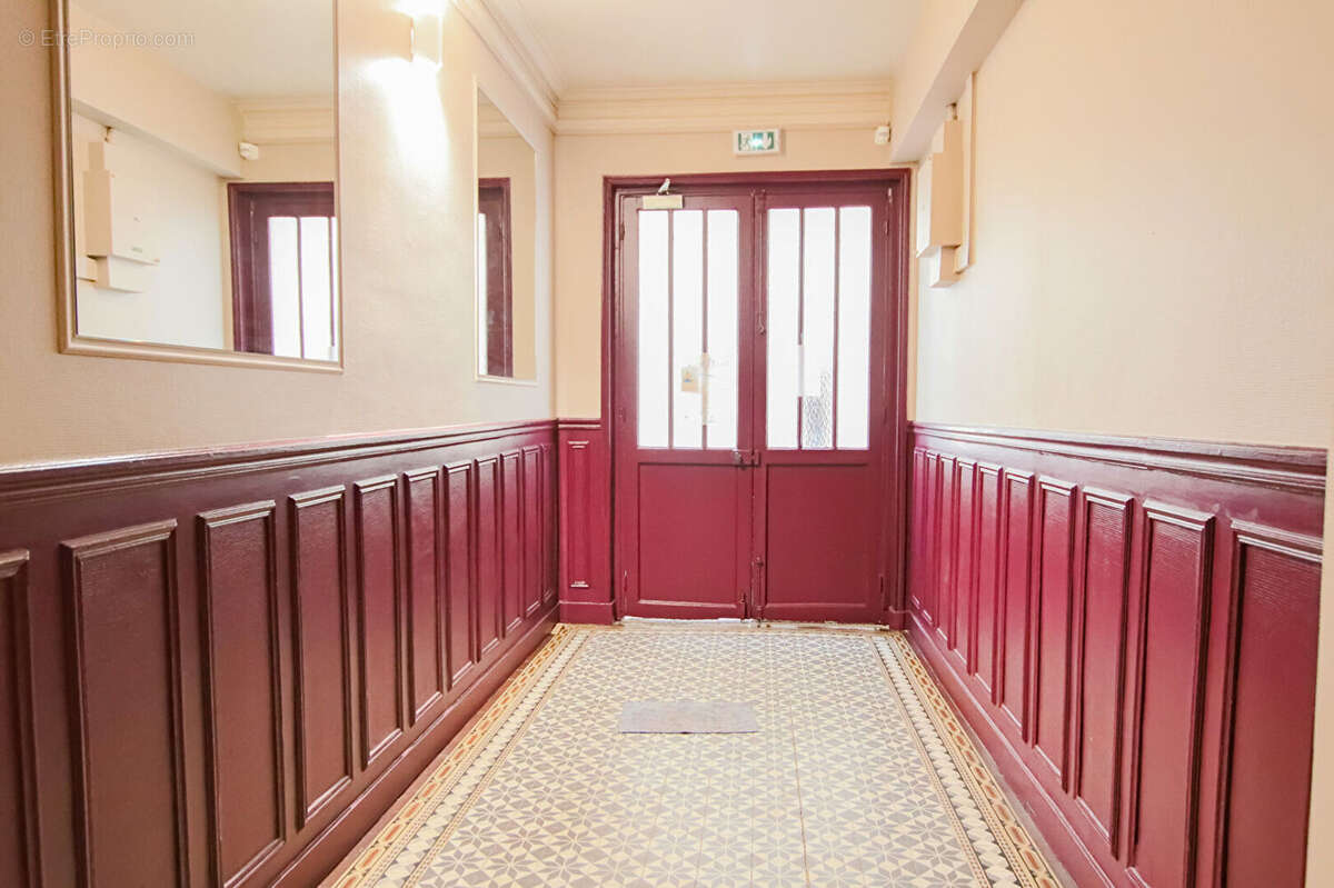 Appartement à PARIS-16E