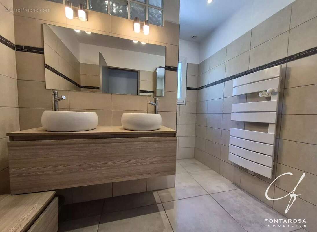 Maison à PUGET-SUR-ARGENS