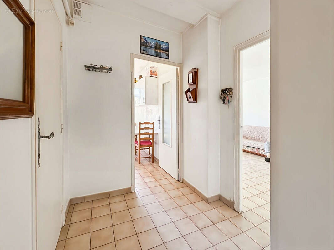Appartement à MARSEILLE-3E