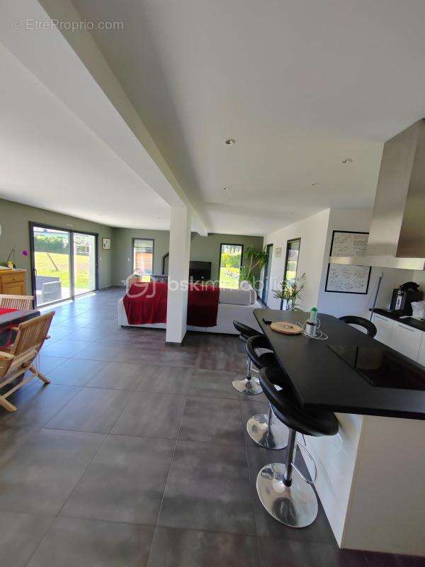 Maison individuelle 200 m2 quartier tres calme - photo 2