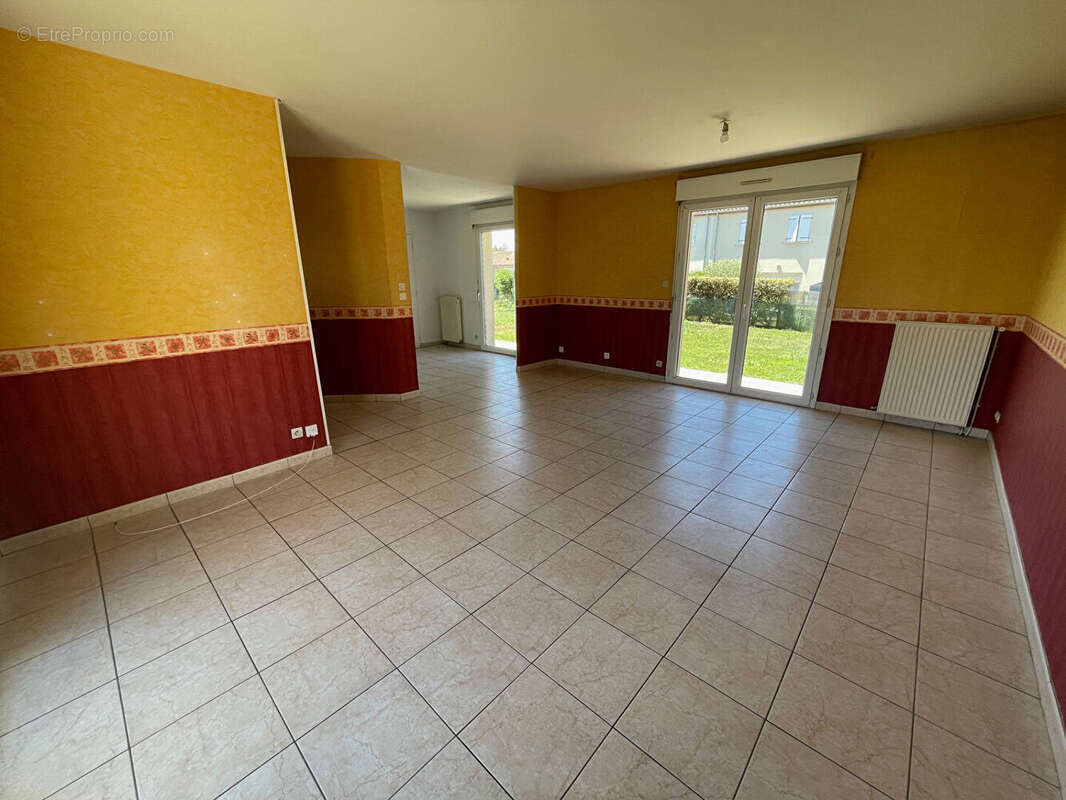 Saint Benoit - Maison 5 pièce(s) 98 m2 - jardin  - garage - photo 5