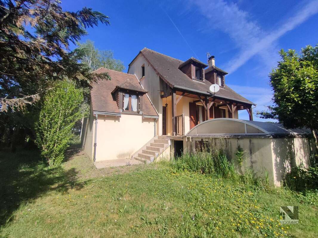 Maison à LANOUAILLE