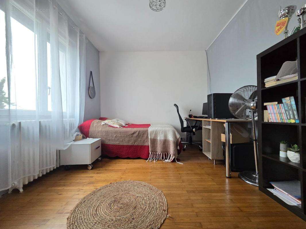 Maison à SAINT-JEAN-D&#039;ANGELY