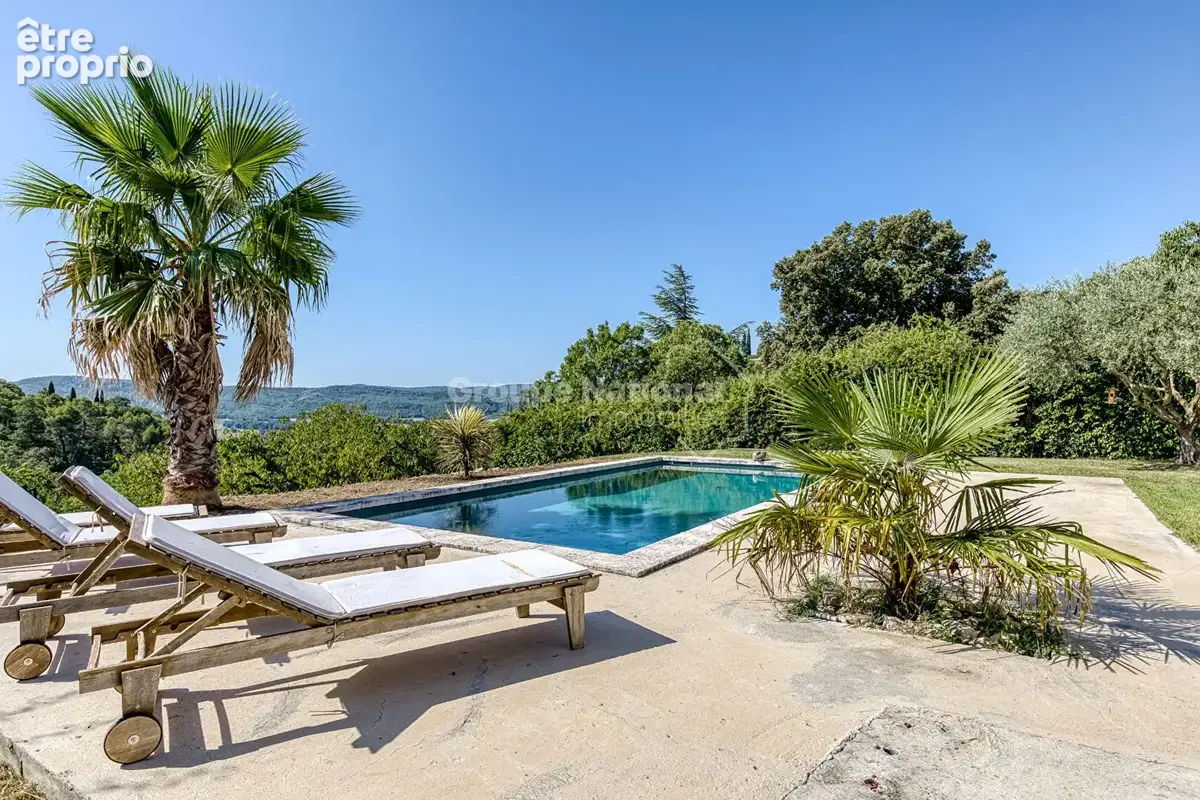 À Reillanne - Maison rénovée, 5 chambres, piscine, vue dégagée - photo 16