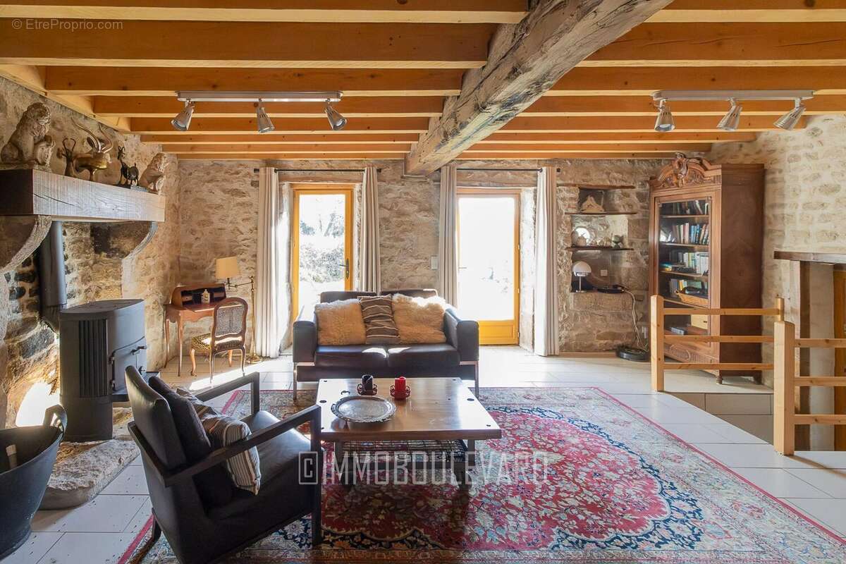 Maison à SAINT-SILVAIN-SOUS-TOULX