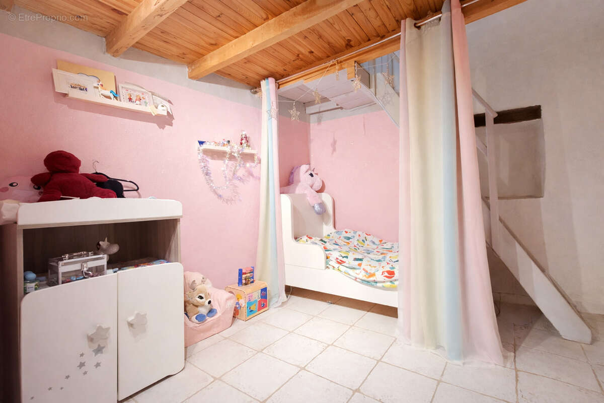 Maison à POURRIERES