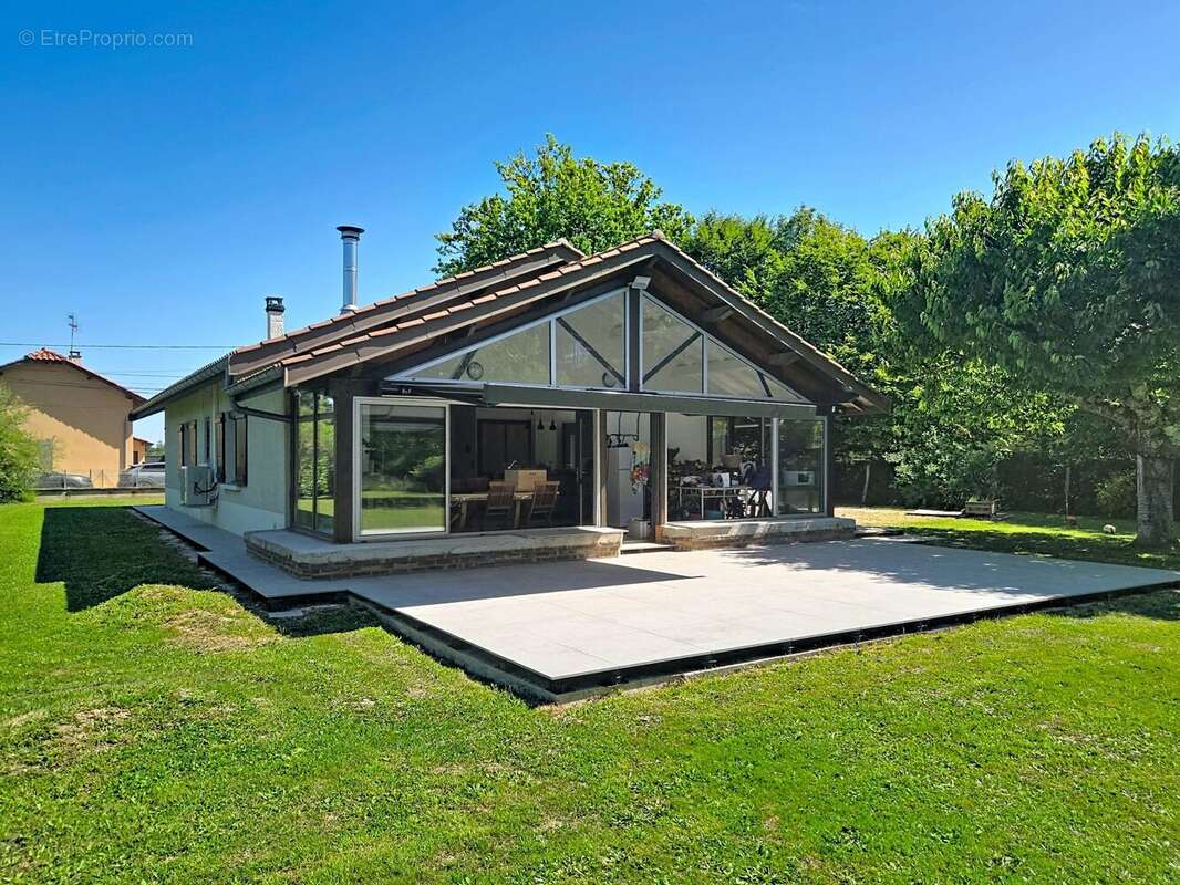 Maison à MEZERIAT