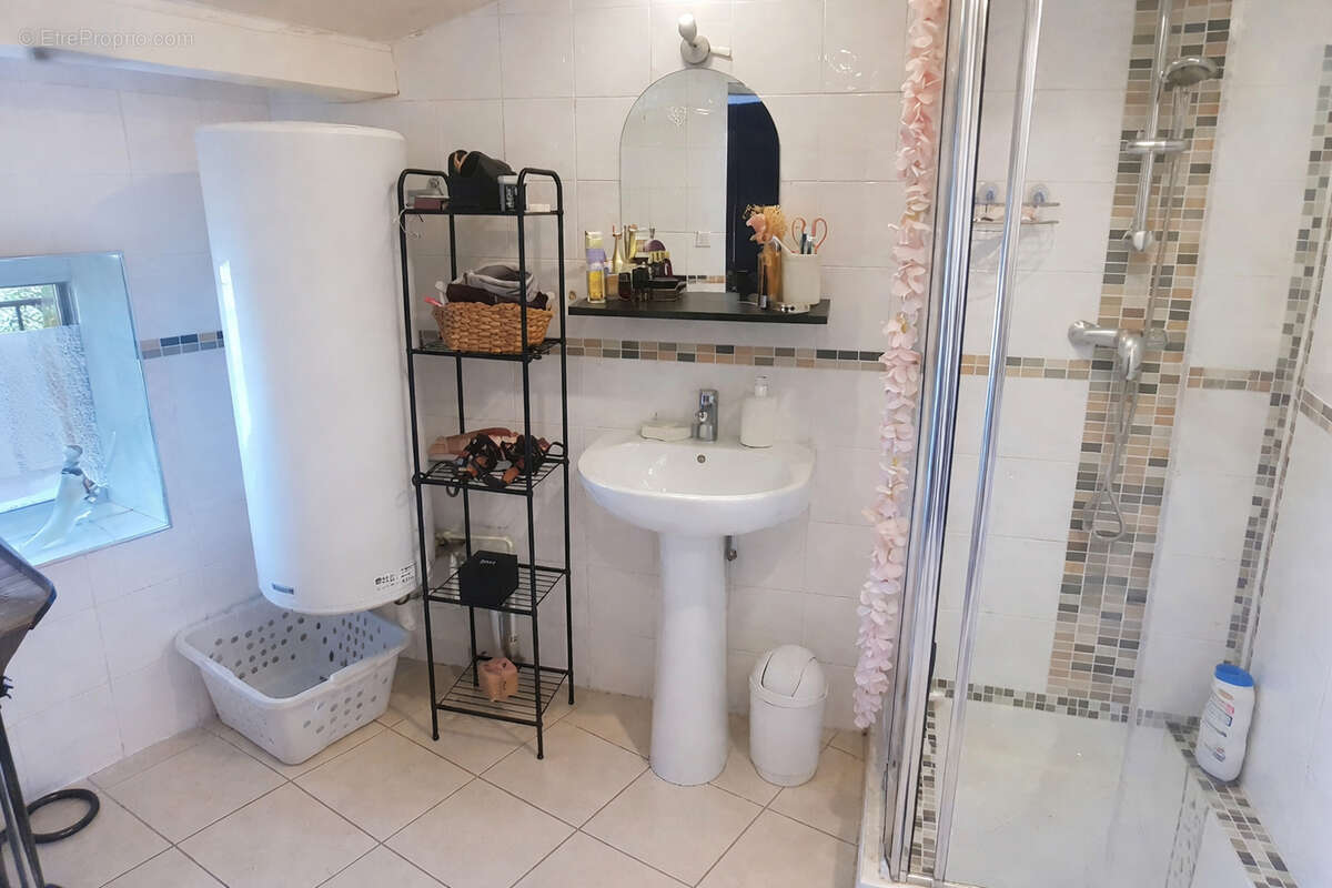 Appartement à TOURVES