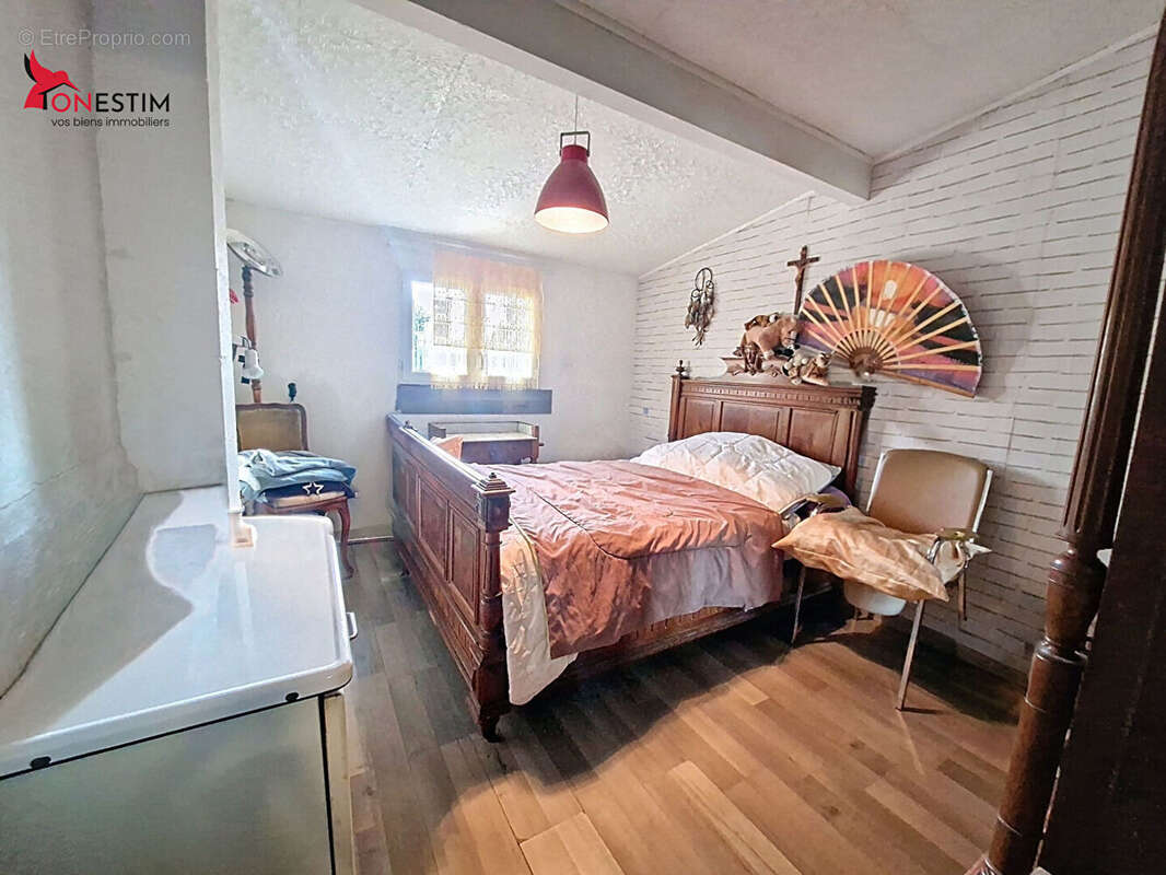 Maison à SURY-LE-COMTAL