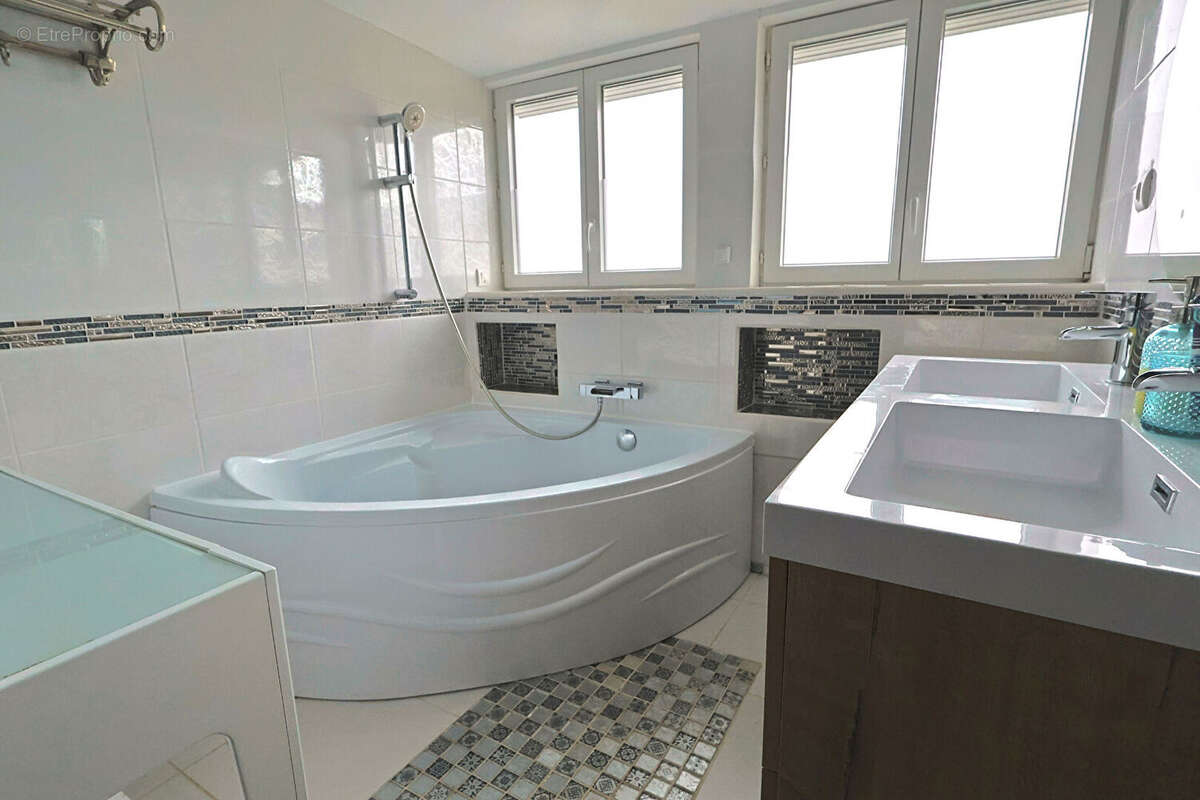 Maison à SAINT-BENOIT-DES-ONDES