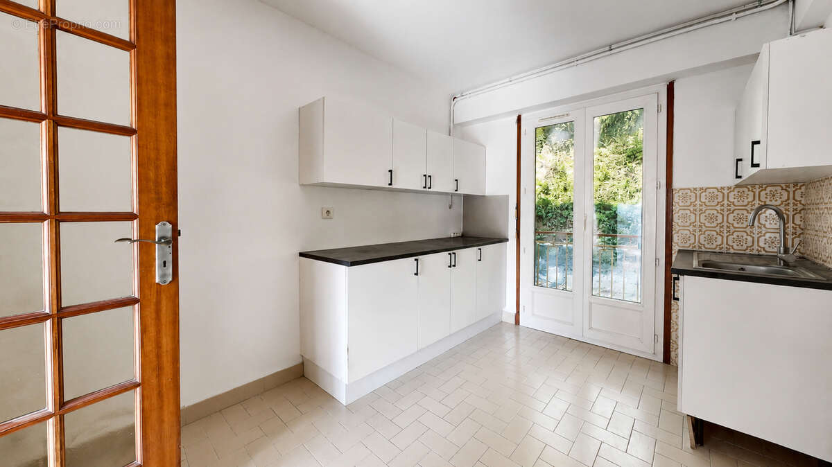 Appartement 3/4 pièces 83 m² - Vue dégagée - Terrasse - Stationnement - Cave - photo 9