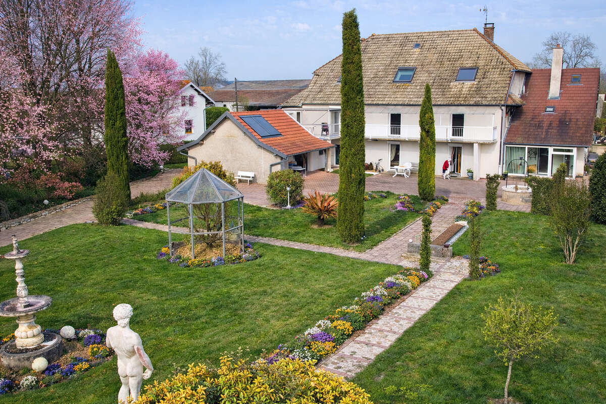 Propriété de caractère avec dépendances et parc - Bien rare - photo 10