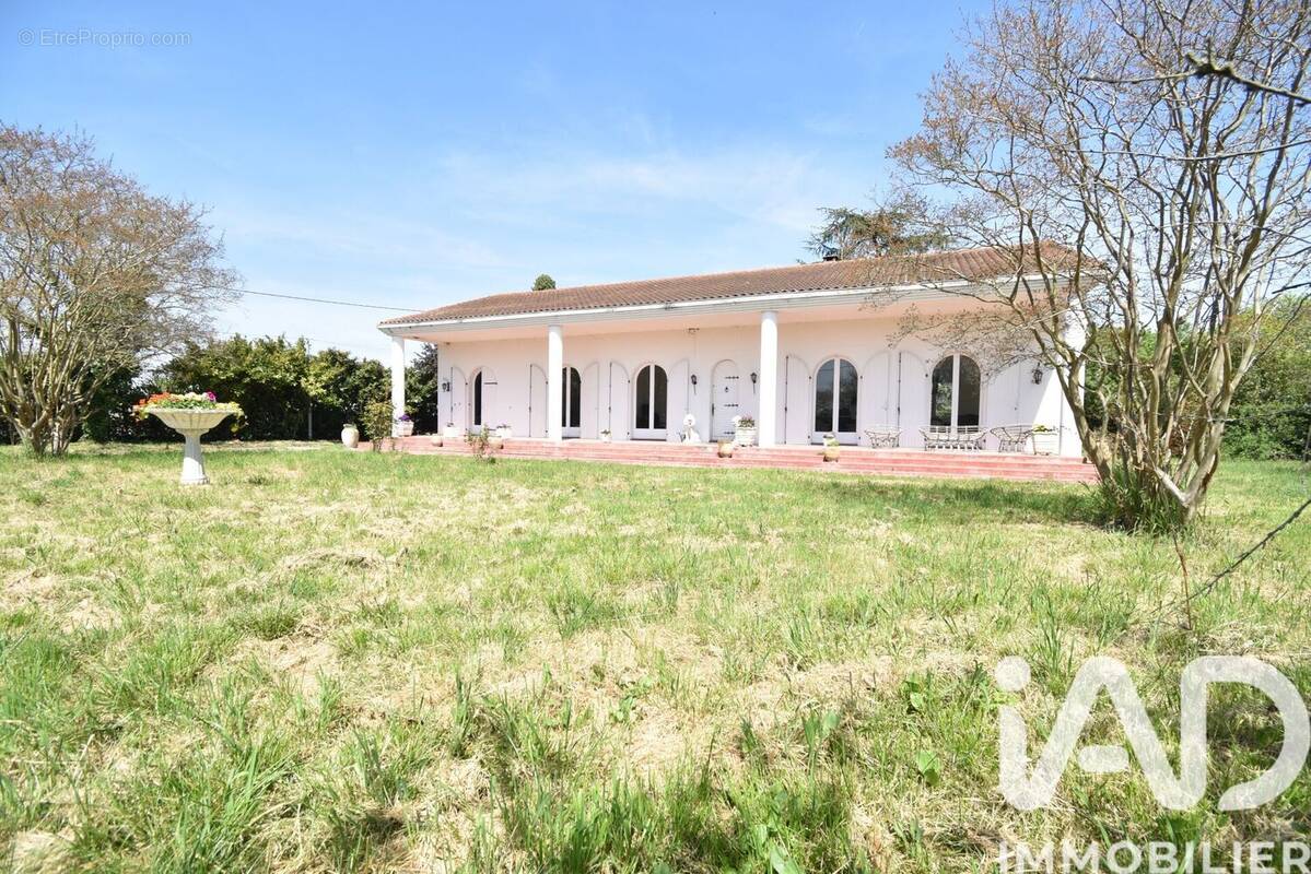 Photo 1 - Maison à SAINT-HILAIRE
