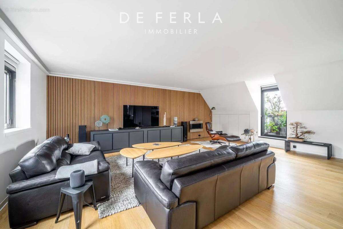 Appartement à PARIS-14E