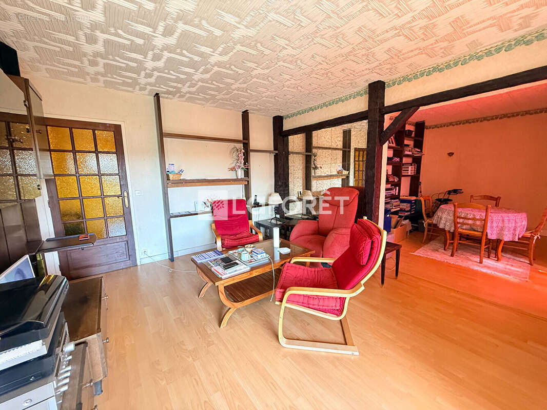 Appartement à LES MUREAUX