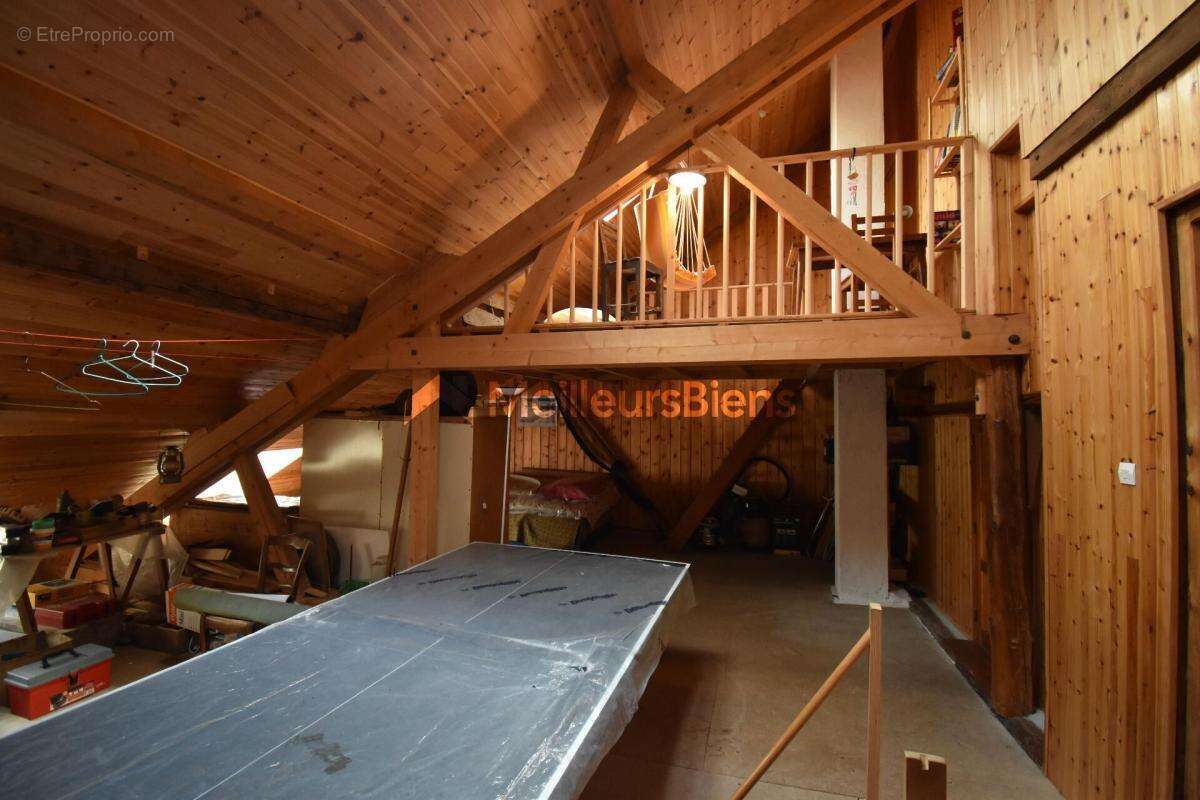 Maison de village, mitoyenne, à Névache, 140 m², 4 chambres, petit jardin, cave voûtée et cheminée - photo 23