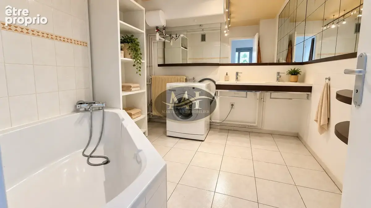 Martigues   jonquières   t4 de 72,22 m2 avec loggias et cave - photo 7
