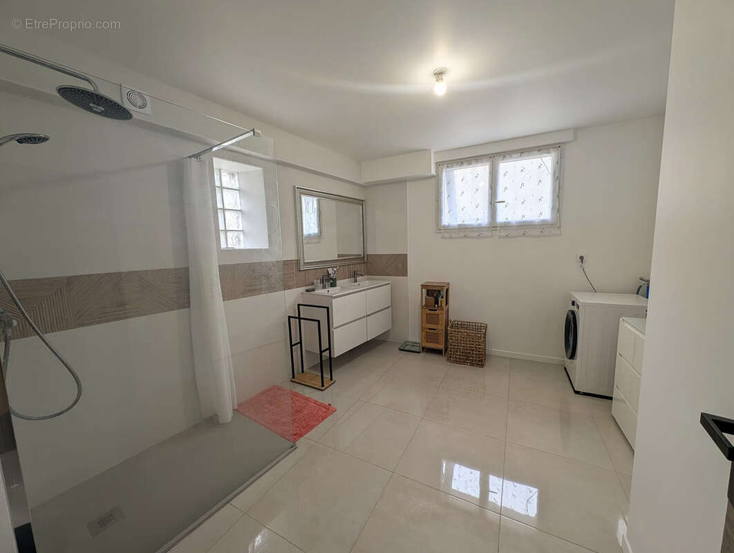 Appartement à LEZIGNAN-CORBIERES