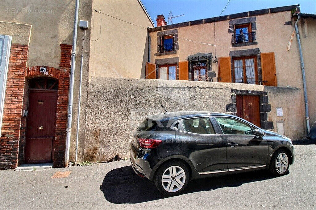 Maison à CLERMONT-FERRAND