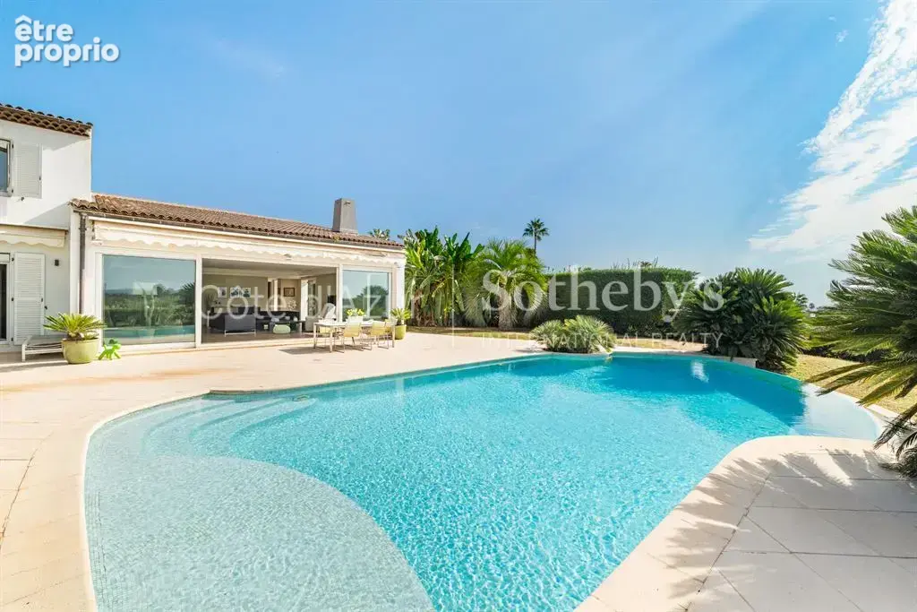 Villeneuve Loubet, villa de 205 m² avec piscine dans un domaine privé sécurisé - photo 17