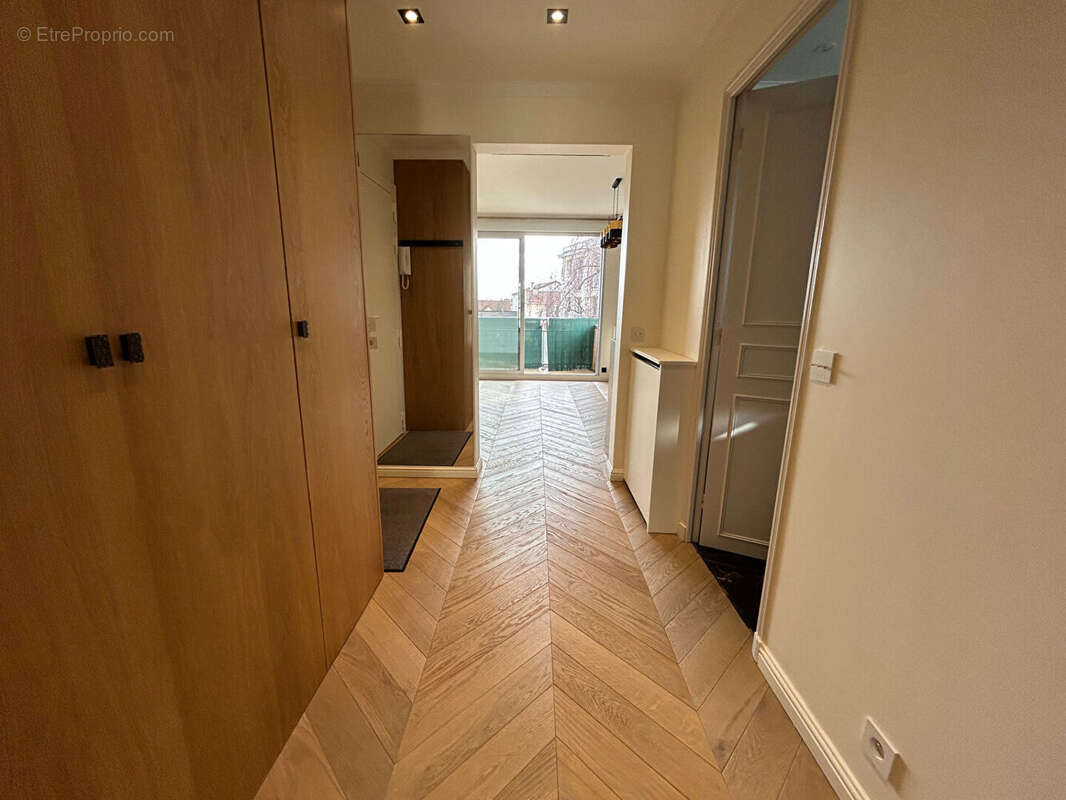 Appartement à L'HAY-LES-ROSES