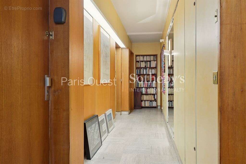 Appartement à NEUILLY-SUR-SEINE