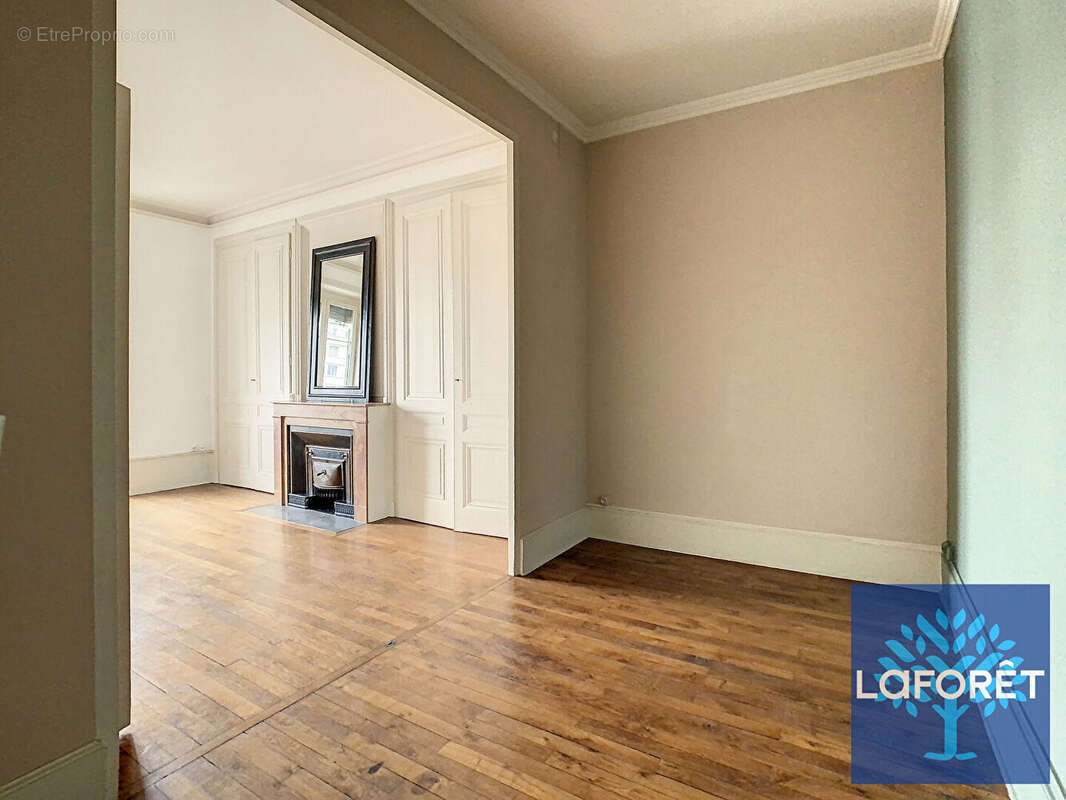 Lyon 7ème :  T3 (91 m2) avec balcon - photo 8