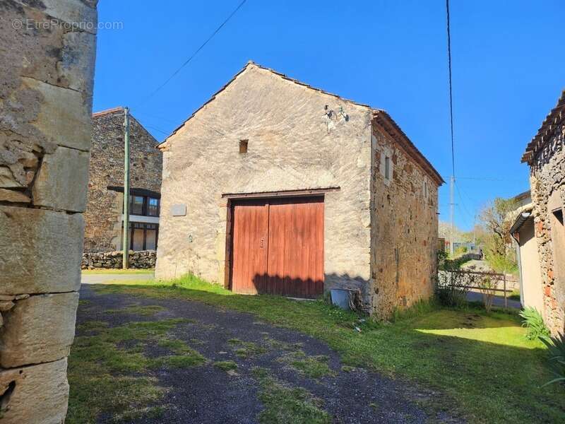 Maison à CUZORN