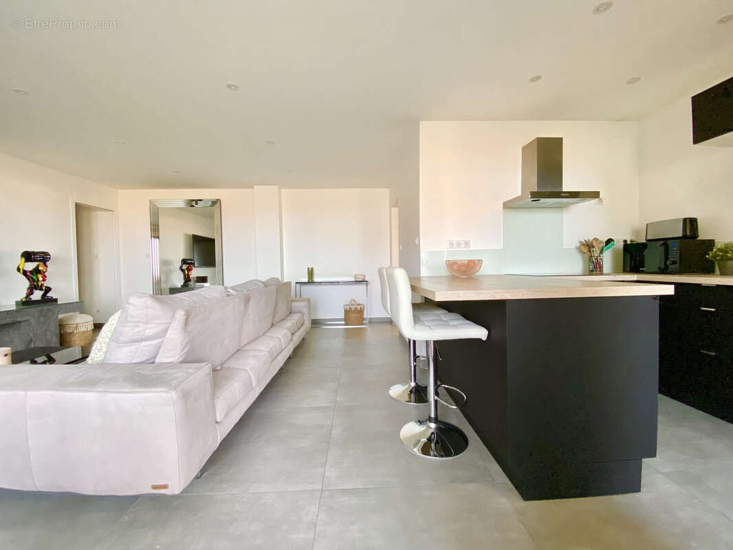 Sète, Quartier Haut, bel appartement avec loggia et terrasse, - photo 7
