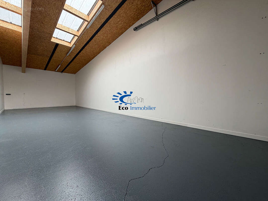 Commerce à SAINT-VIVIEN