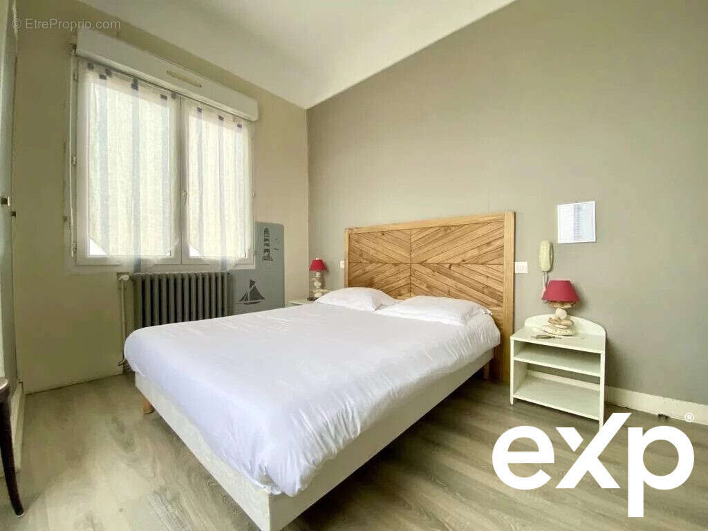 Autre à BOURCEFRANC-LE-CHAPUS