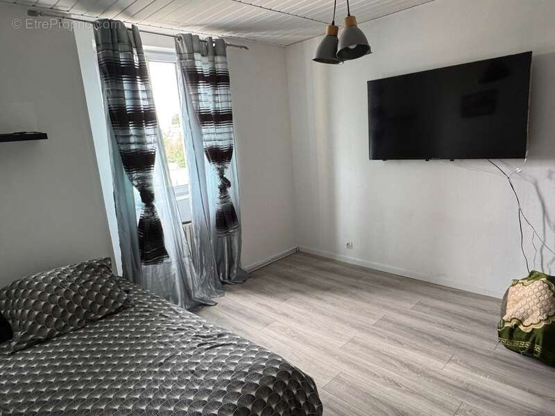 Maison de ville, grande pièce de vie, 4 chambres et beau jardin paysagé - photo 9