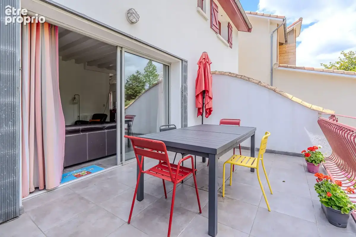 Bègles Proche Barrière - Maison de 188m² avec jardin et garage - photo 7