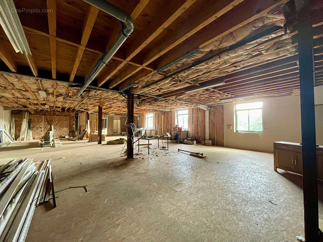 Ensemble immobilier a usage commercial ou artisanal et d'habitation - photo 3