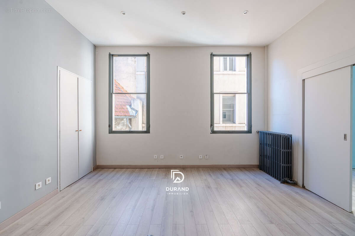 Appartement à MARSEILLE-6E