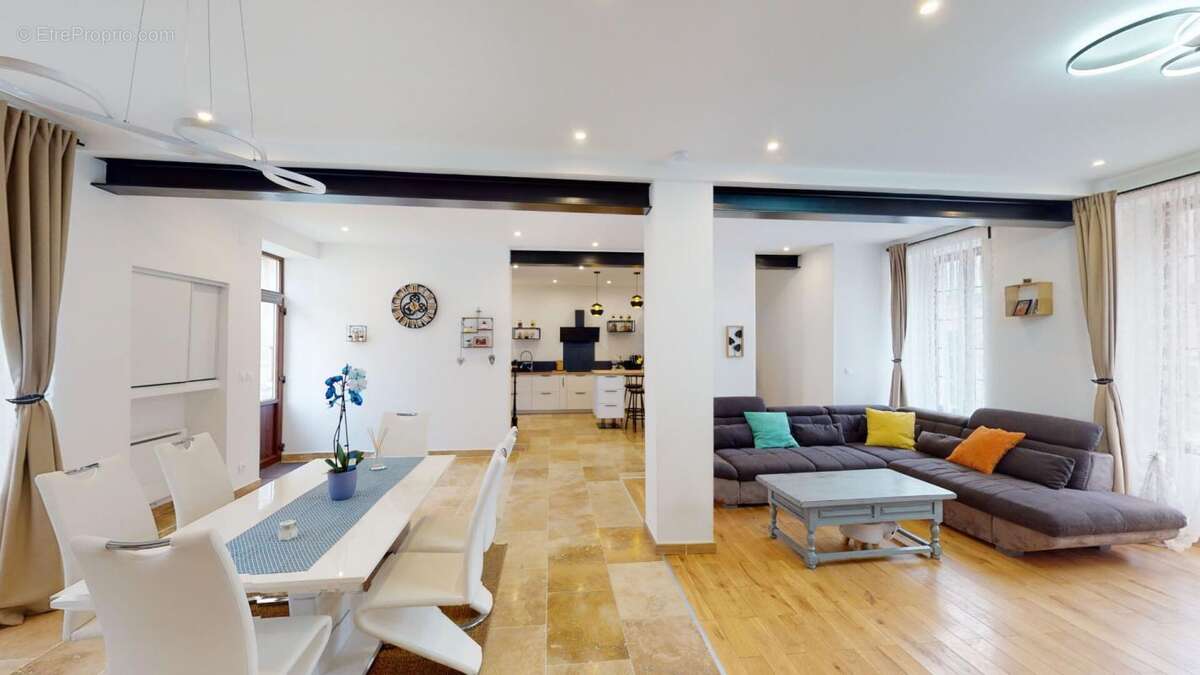 Maison à SAINT-SATUR