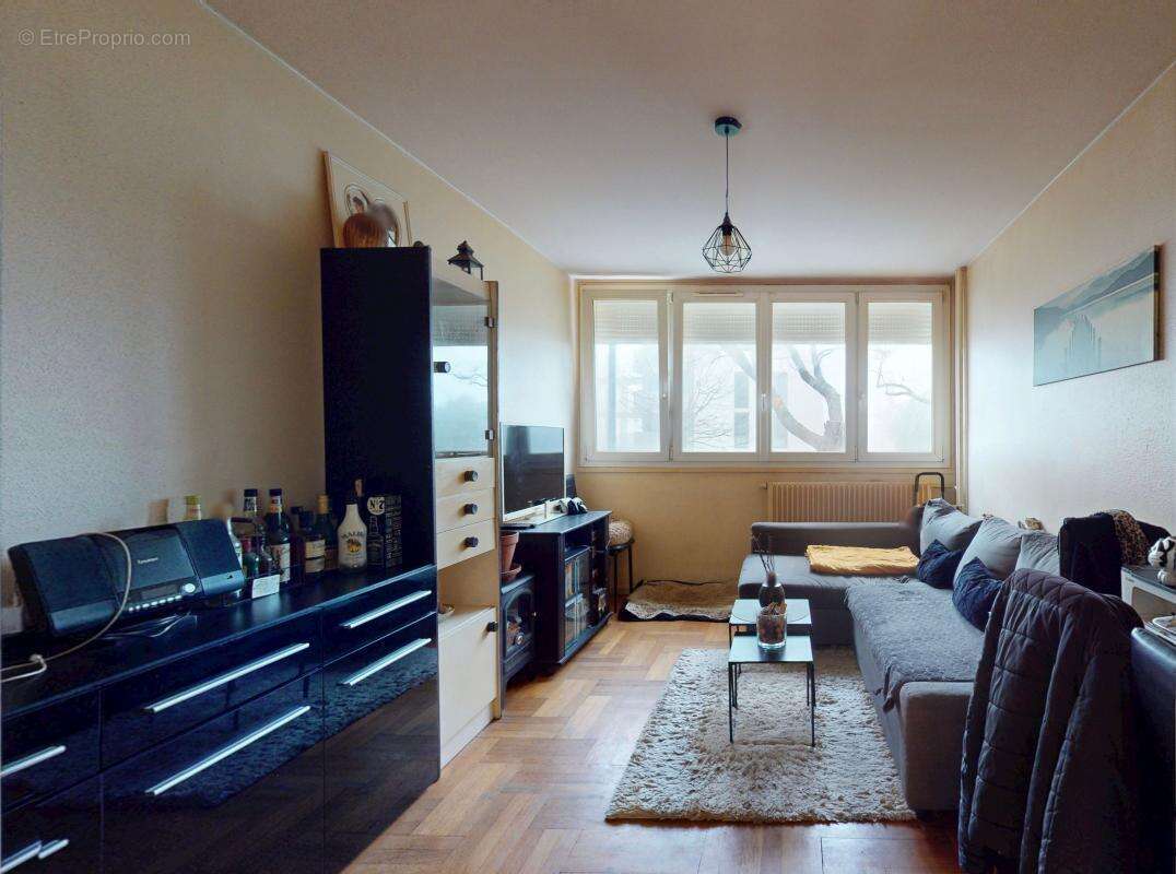 Appartement à SAINTE-FOY-LES-LYON