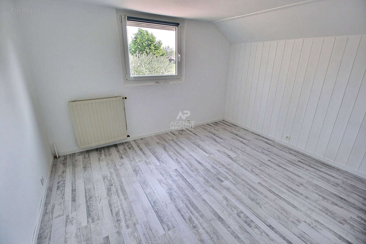 Maison à VERNEUIL-SUR-SEINE