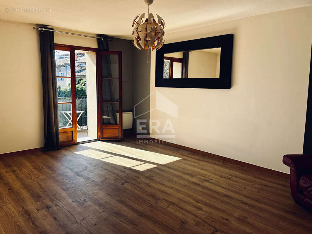 Appartement à L'ISLE-SUR-LA-SORGUE