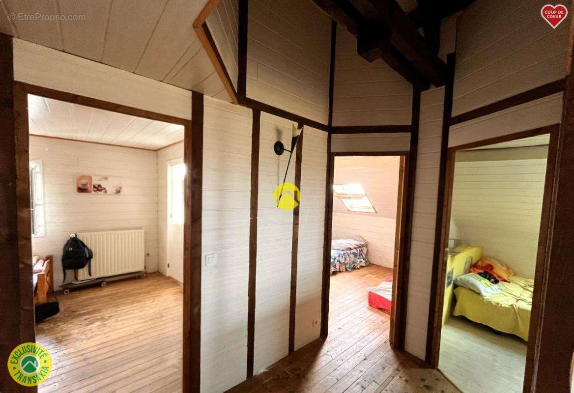 Maison à CHEZAL-BENOIT