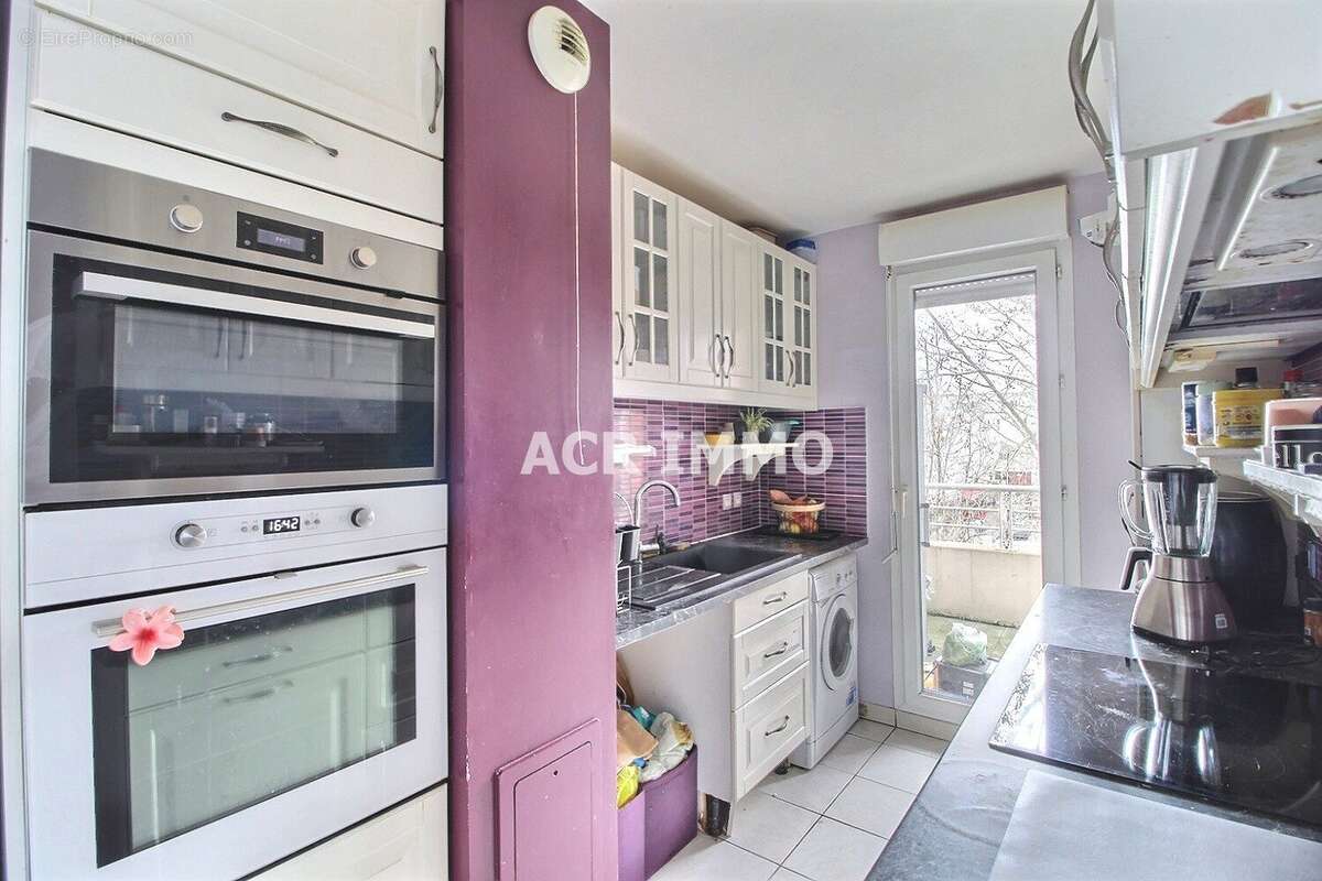 Appartement à CHANTELOUP-LES-VIGNES