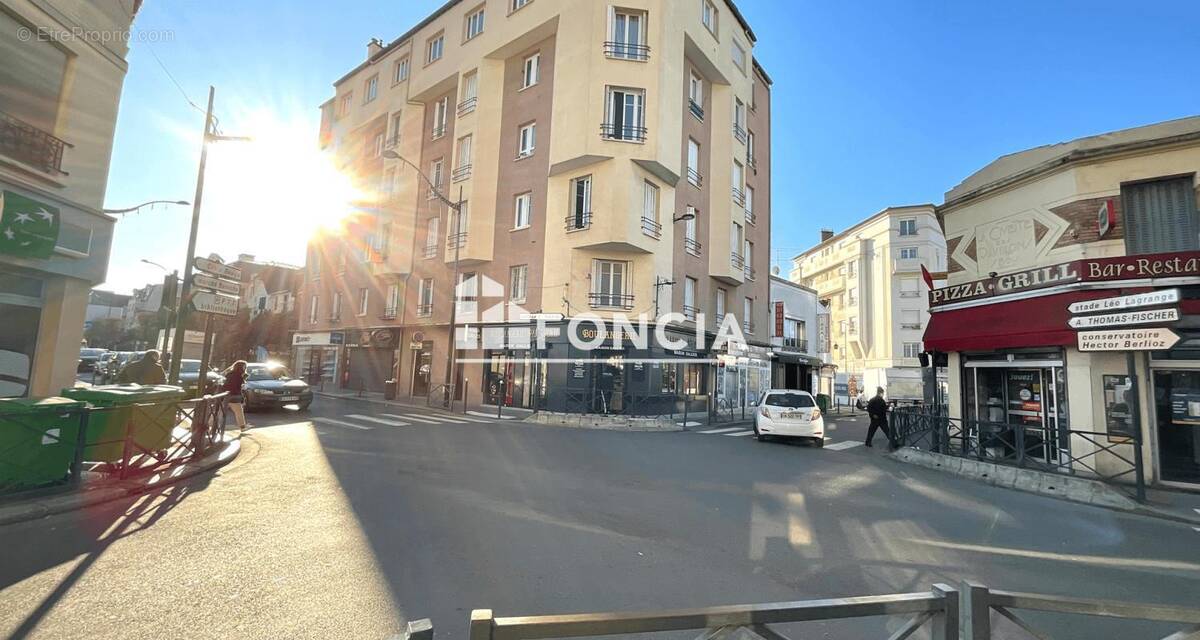 Appartement à LES PAVILLONS-SOUS-BOIS
