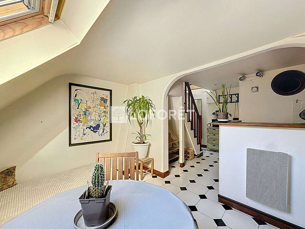 Appartement à PARIS-8E