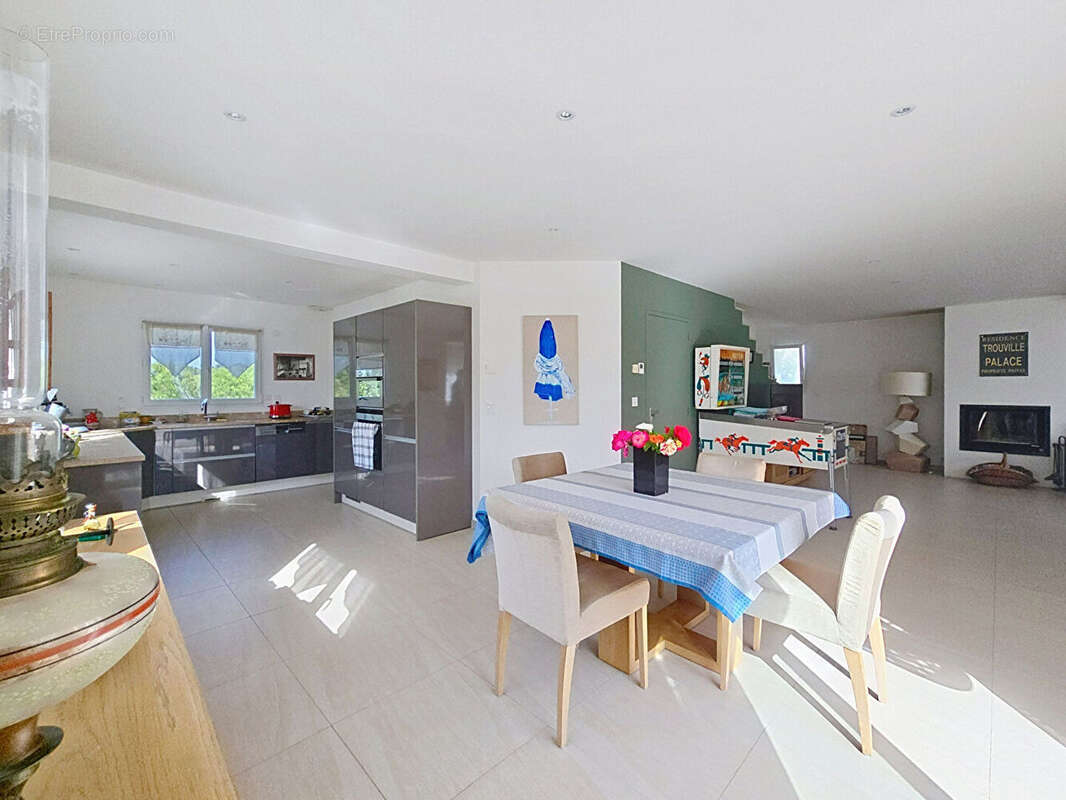 TROUVILLE SUR MER - Maison contemporaine de 6 pièces - photo 2