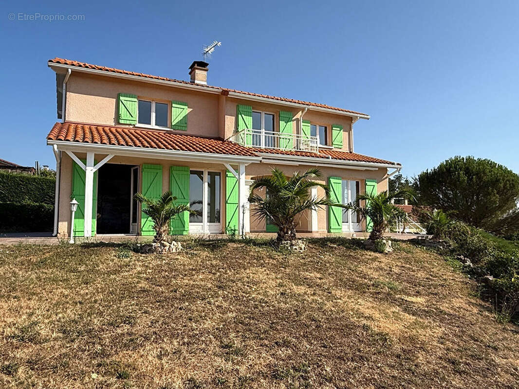 Maison à VILLEMONTAIS