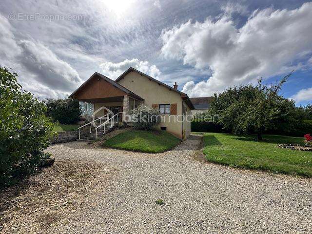 Maison à VEUXHAULLES-SUR-AUBE